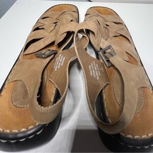 Elegant Tan Leather Sandals